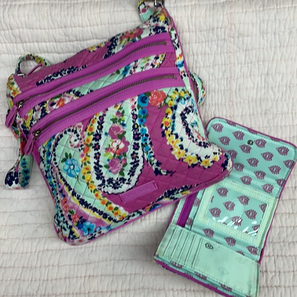 Vera Bradley Triple Zip Crossbody and Wallet - Picture 2 of 16